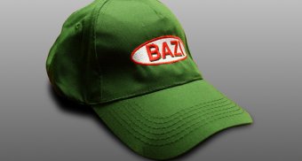 Czapka firmy Bazi