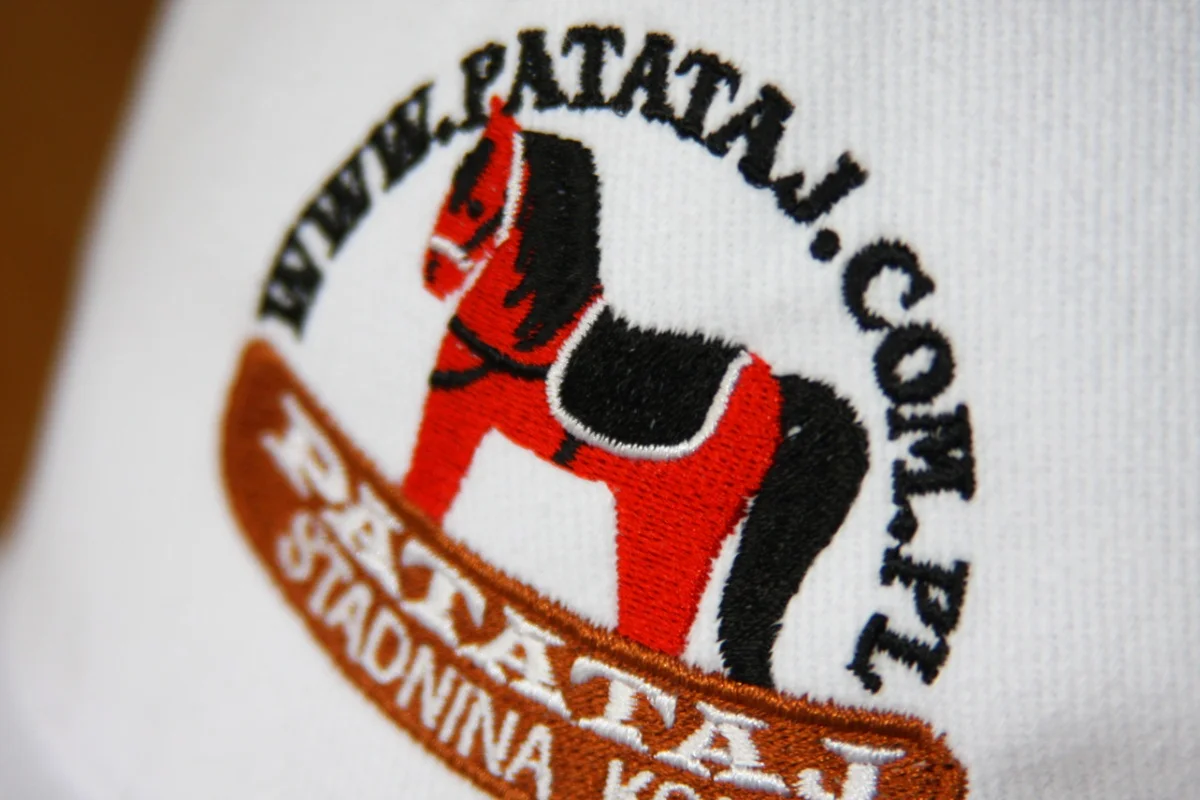 Koszulki i czapki dla Stadniny Patataj