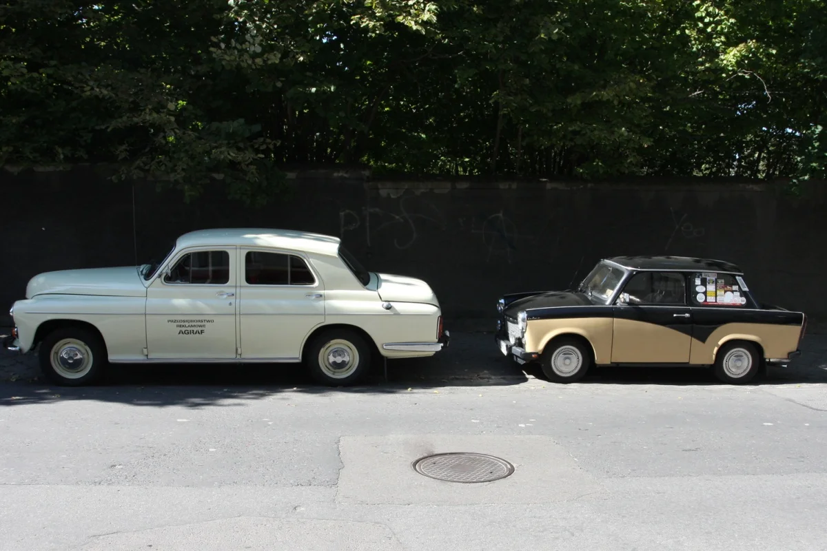 Koszulki na lecie Cartoon Trabant Koszulki na lecie Cartoon Trabant