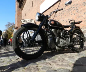 Nasza Warszawa na wystawie pojazdów zabytkowych