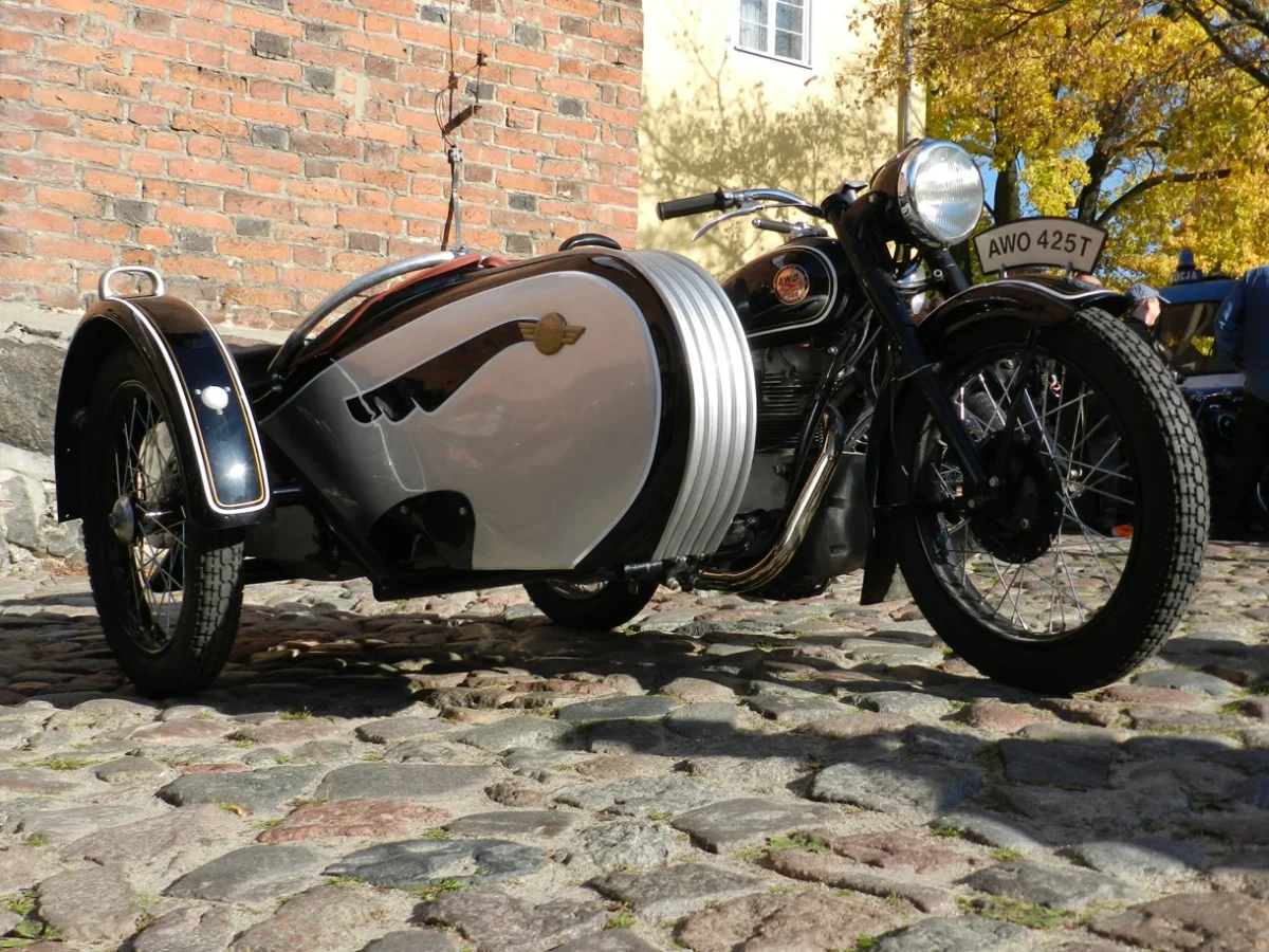 Nasza Warszawa na wystawie pojazdów zabytkowych „Piękne Klasyki” Nasza Warszawa na wystawie pojazdów zabytkowych „Piękne Klasyki”