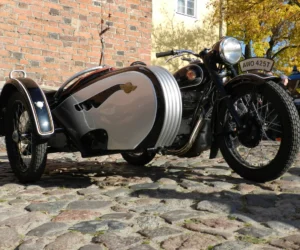 Nasza Warszawa na wystawie pojazdów zabytkowych