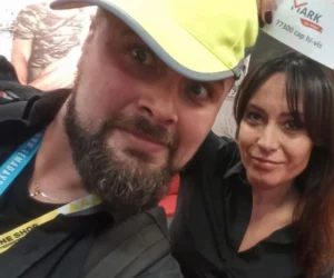 mark the helper czapka