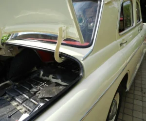 nowiutka uszczela bagaznika