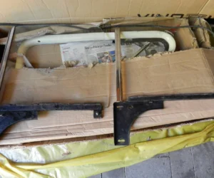 szyby boczne przygotowane do montazu